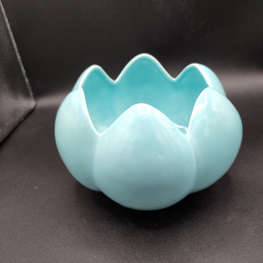 Ceramic Modern Planter with Scalloped Edges  Aqua Blue